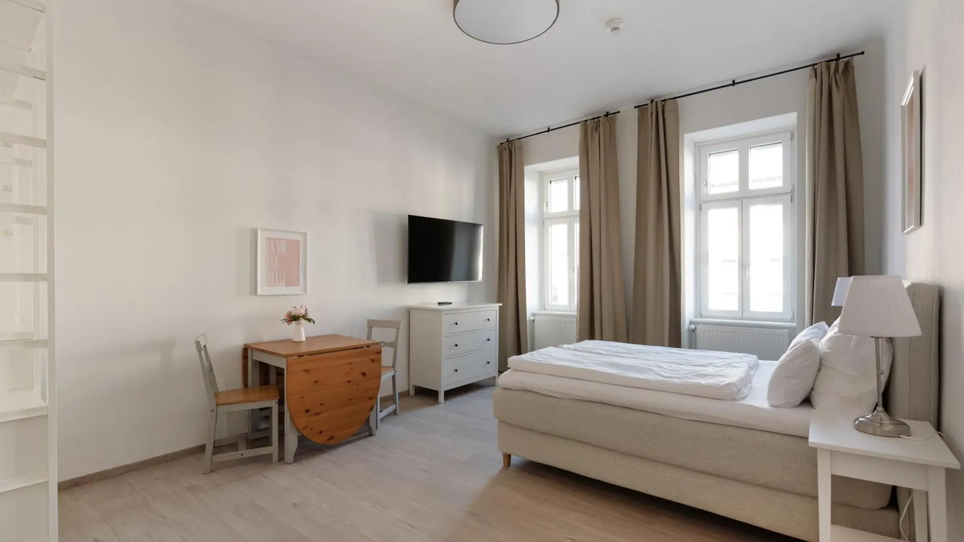 Studio Apartment Near University Vienna