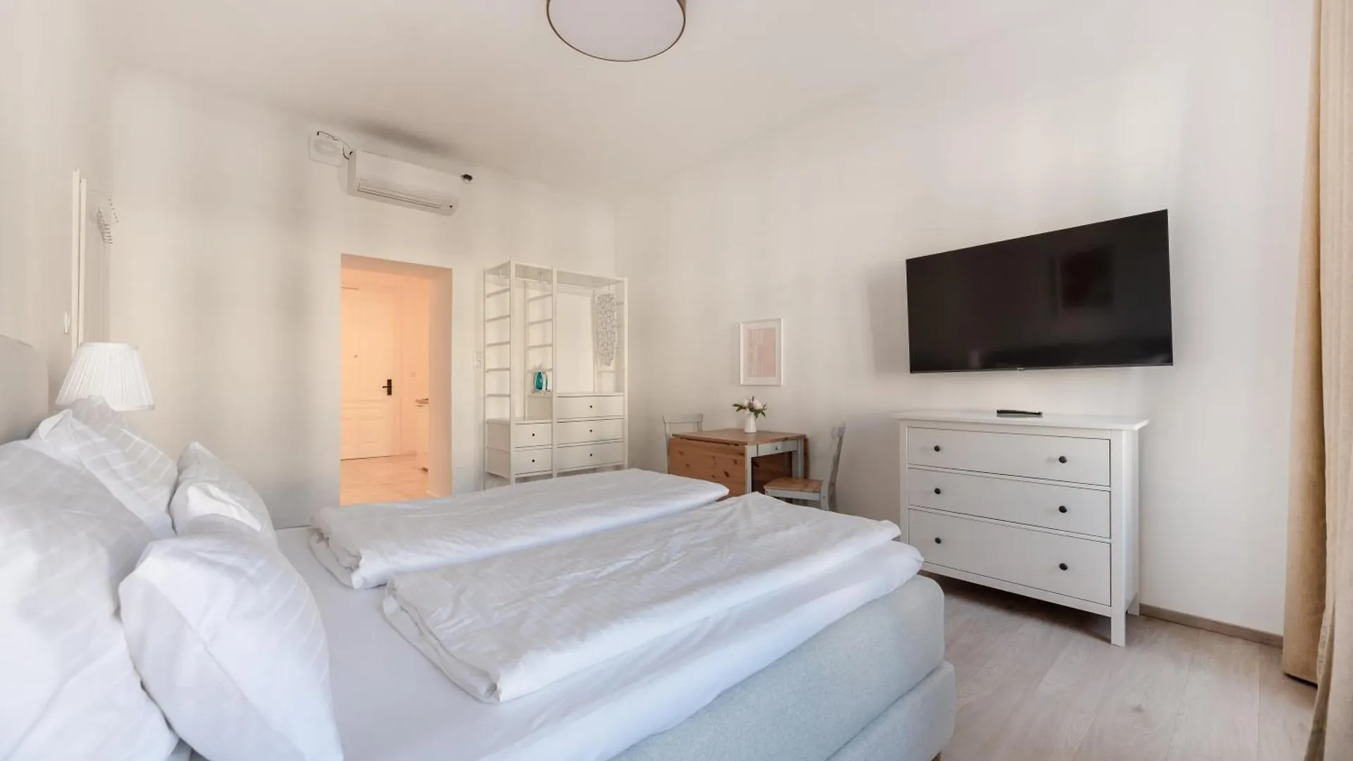 Studio Apartment Near University Wien